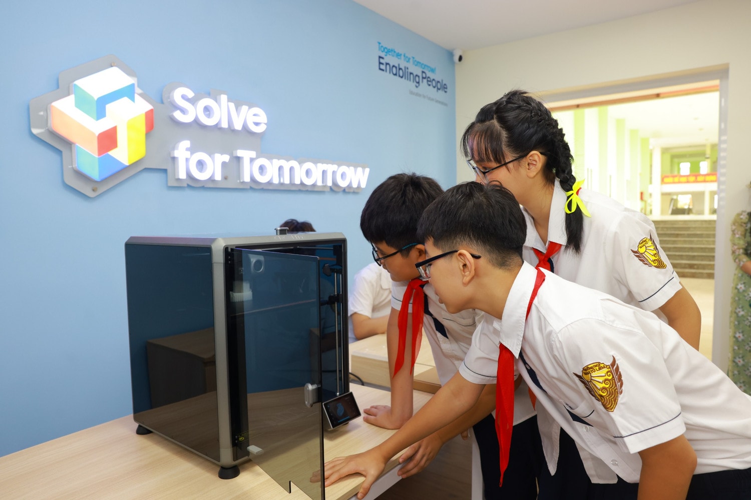 Samsung tặng phòng học Stem Lab 70.000 USD cho trường THCS Nam Từ Liêm, Hà Nội -0