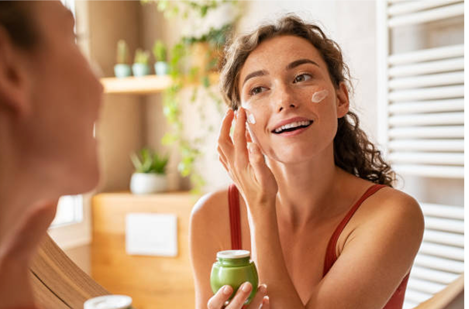 Dùng kem dưỡng ẩm như thế nào để tăng cường hiệu quả trong mùa hè? -0