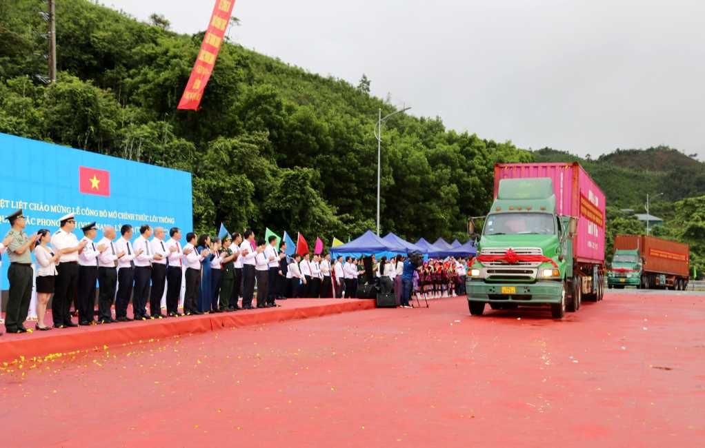 Mở chính thức cặp cửa khẩu song phương Hoành Mô - Động Trung, lối thông quan Bắc Phong Sinh - Lý Hỏa -1