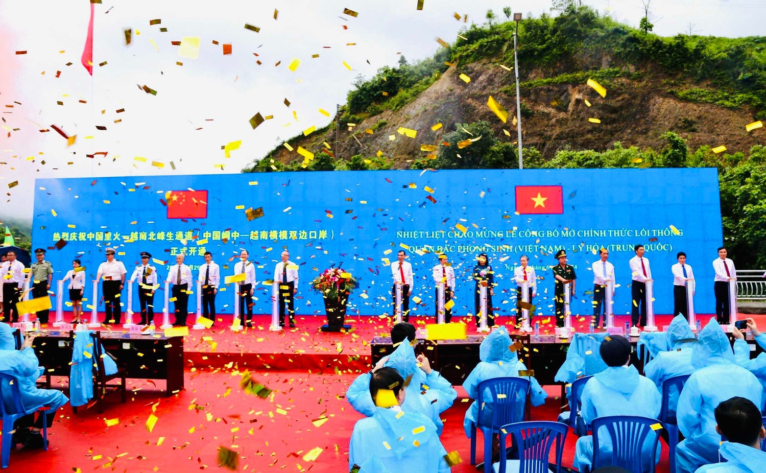 Mở chính thức cặp cửa khẩu song phương Hoành Mô - Động Trung, lối thông quan Bắc Phong Sinh - Lý Hỏa -0