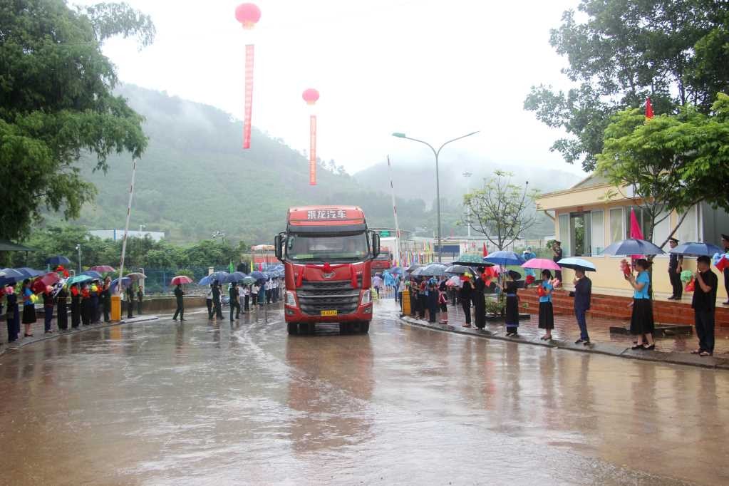Mở chính thức cặp cửa khẩu song phương Hoành Mô - Động Trung, lối thông quan Bắc Phong Sinh - Lý Hỏa -0