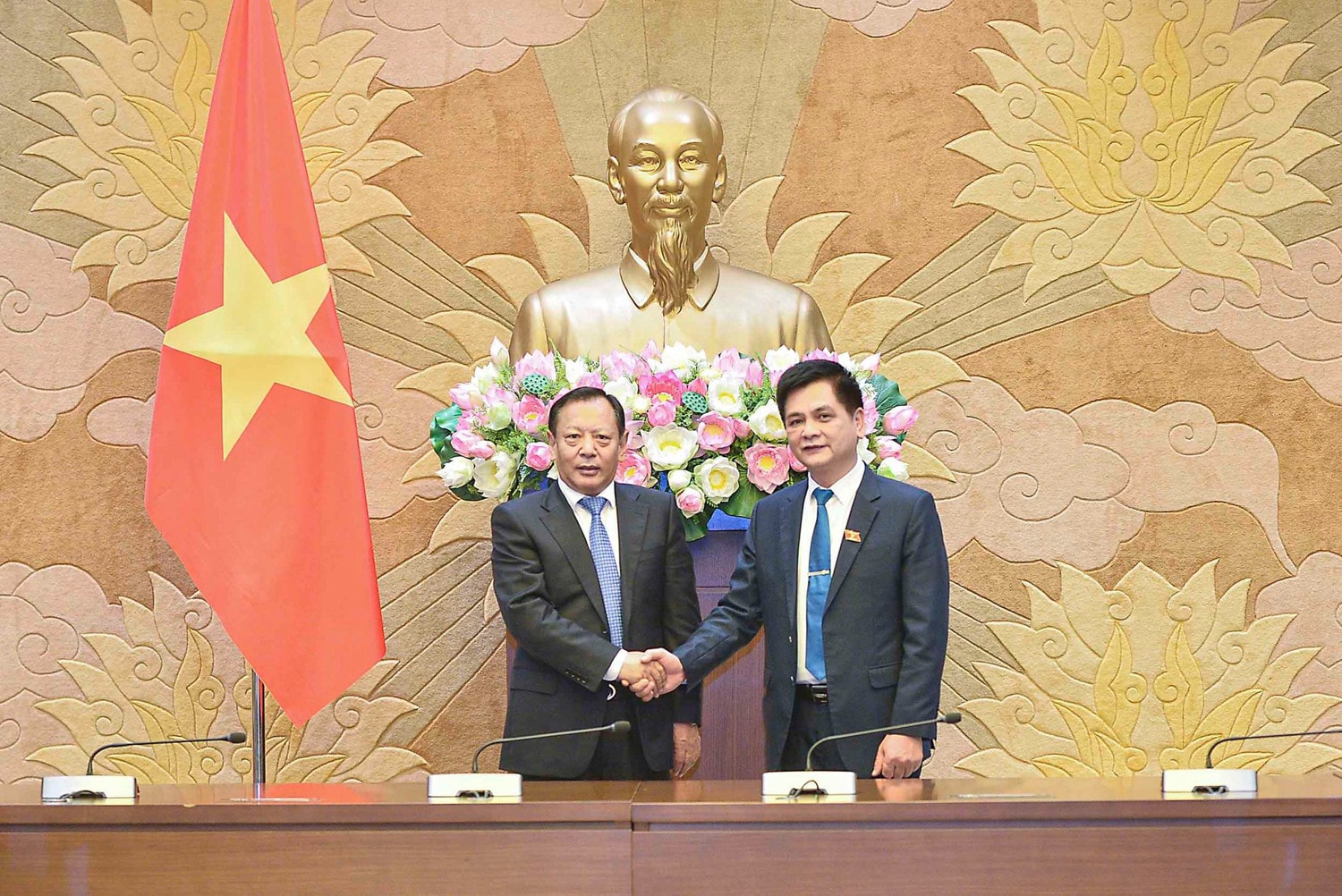 Phó Chủ tịch Hội đồng Dân tộc Nguyễn Lâm Thành tiếp Phó Chủ nhiệm Uỷ ban Dân tộc - Ảnh H.Ngọc