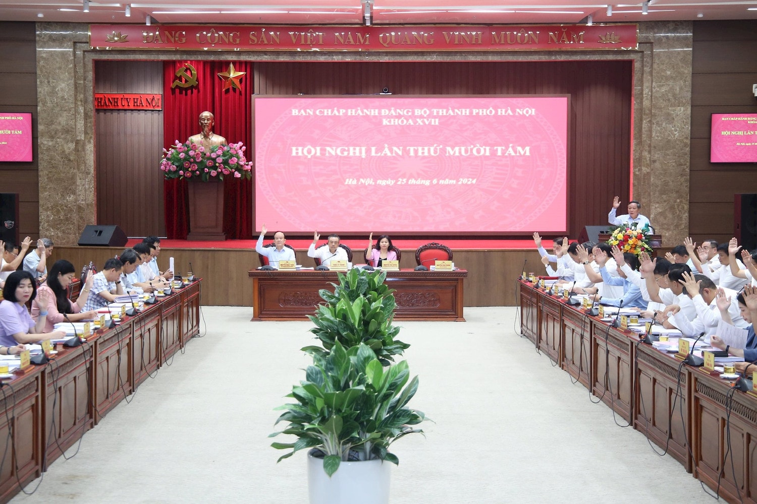 Thảo luận, cho ý kiến về phương án điều chỉnh Kế hoạch đầu tư công năm 2024 -0