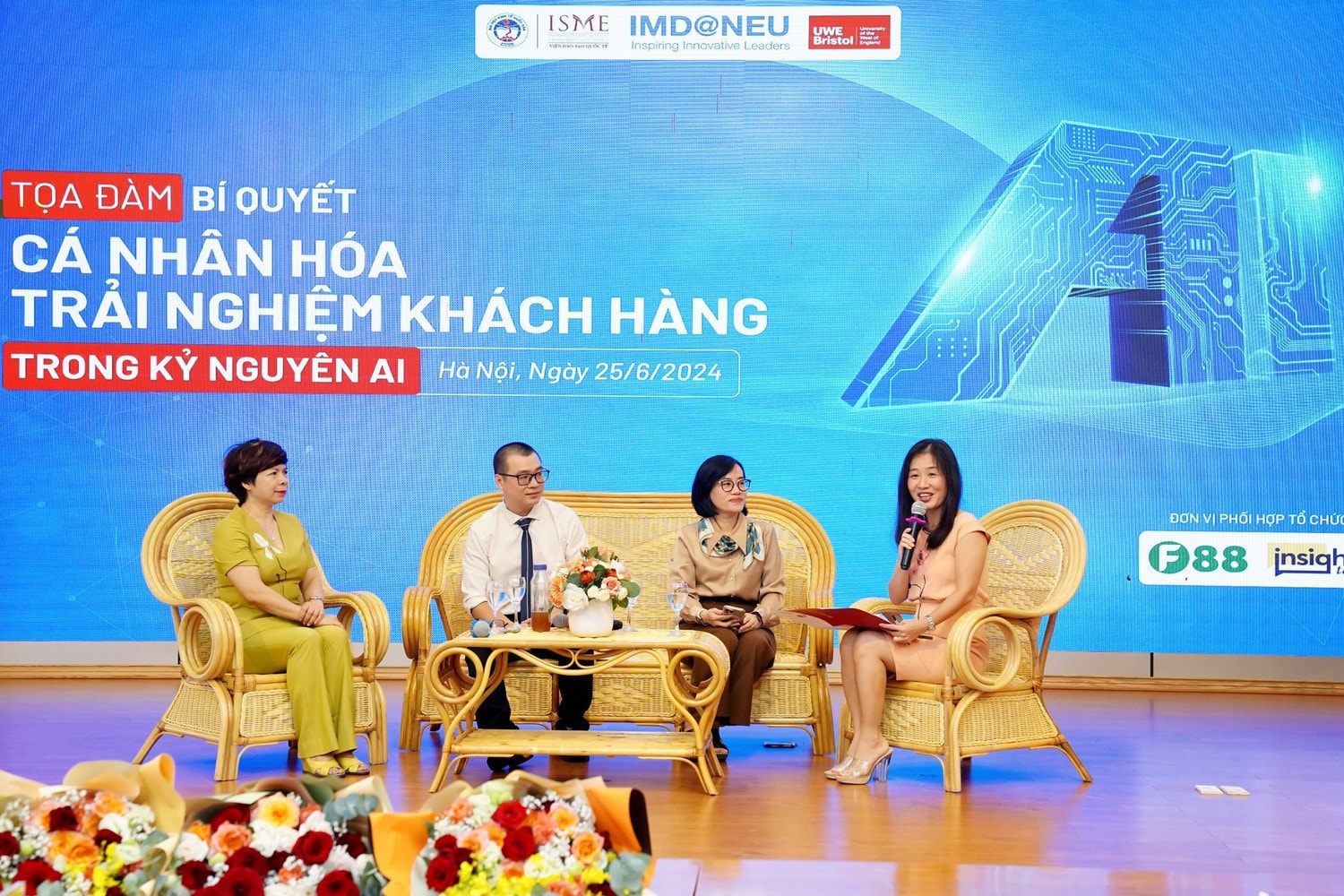 Trường Đại học Kinh tế Quốc dân tổ chức tọa đàm “Bí quyết cá nhân hóa trải nghiệm khách hàng trong kỷ nguyên AI” -0