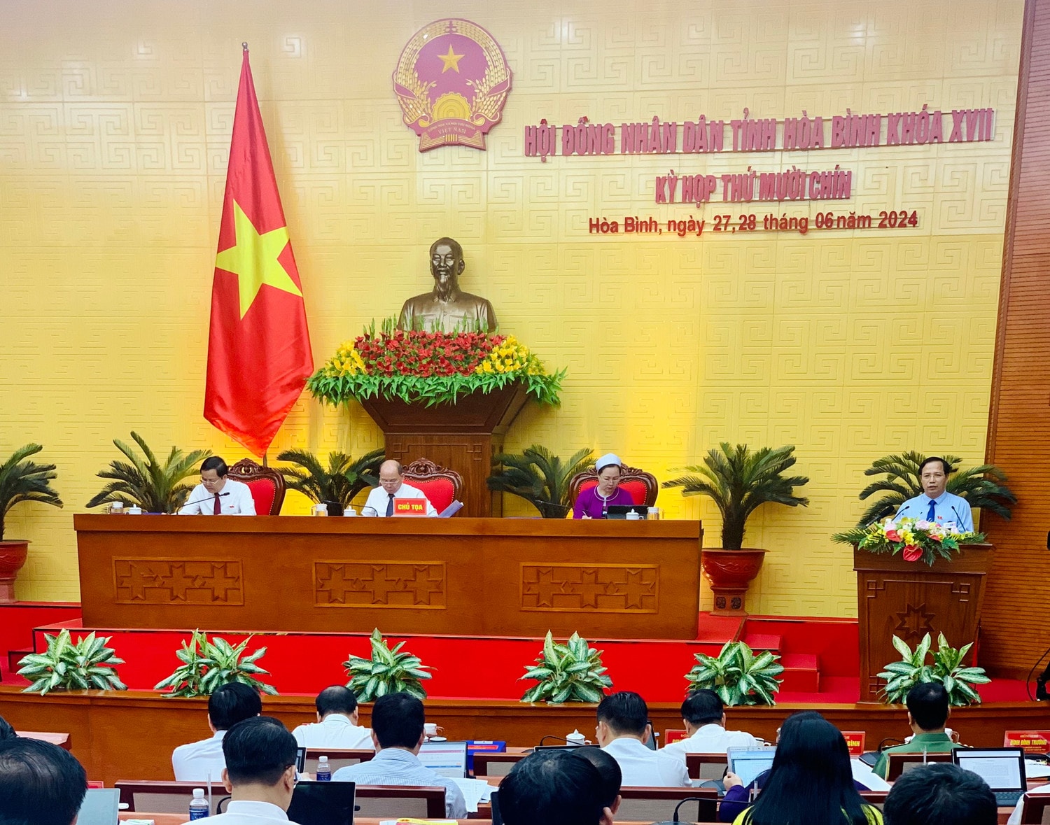 Khai mạc Kỳ họp thứ 19, HĐND tỉnh Hòa Bình Khóa XVII -0