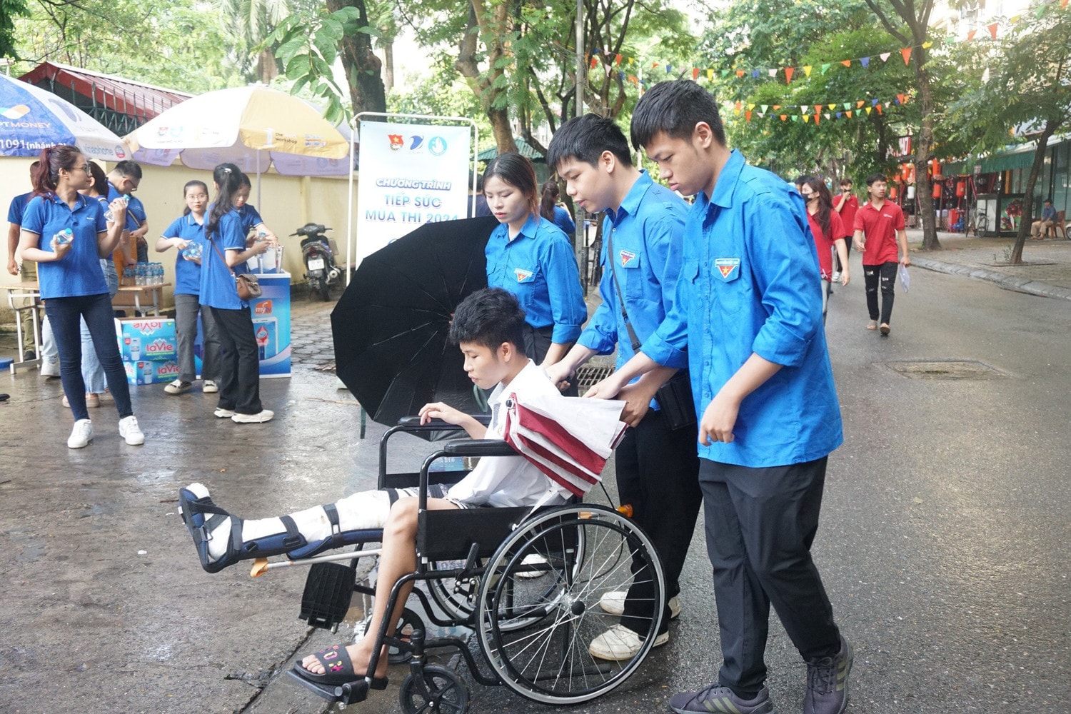 Hà Nội: Thí sinh mổ cấp cứu vì tai nạn gãy chân ngay sát kỳ thi tốt nghiệp THPT -0