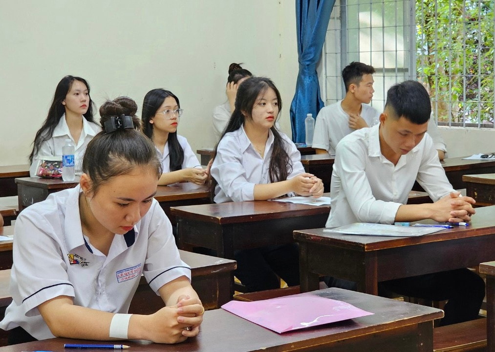 Hơn 21.000 thí sinh Đắk Lắk bước vào ngày thi đầu tiên kỳ thi tốt nghiệp THPT năm 2024 -0