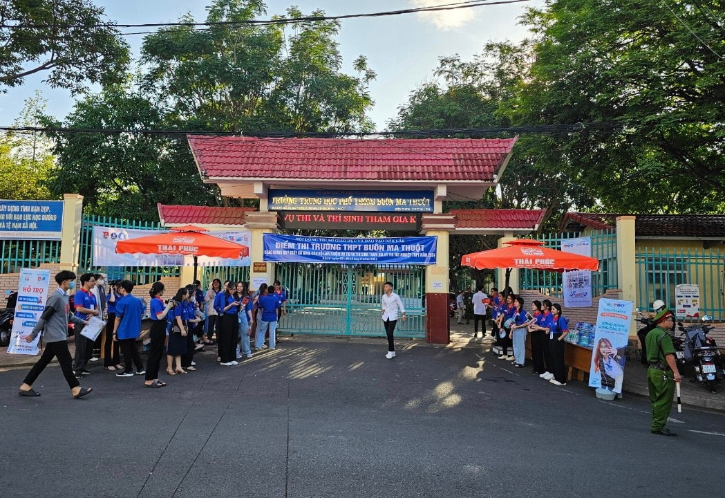 Hơn 21.000 thí sinh Đắk Lắk bước vào ngày thi đầu tiên kỳ thi tốt nghiệp THPT năm 2024 -0