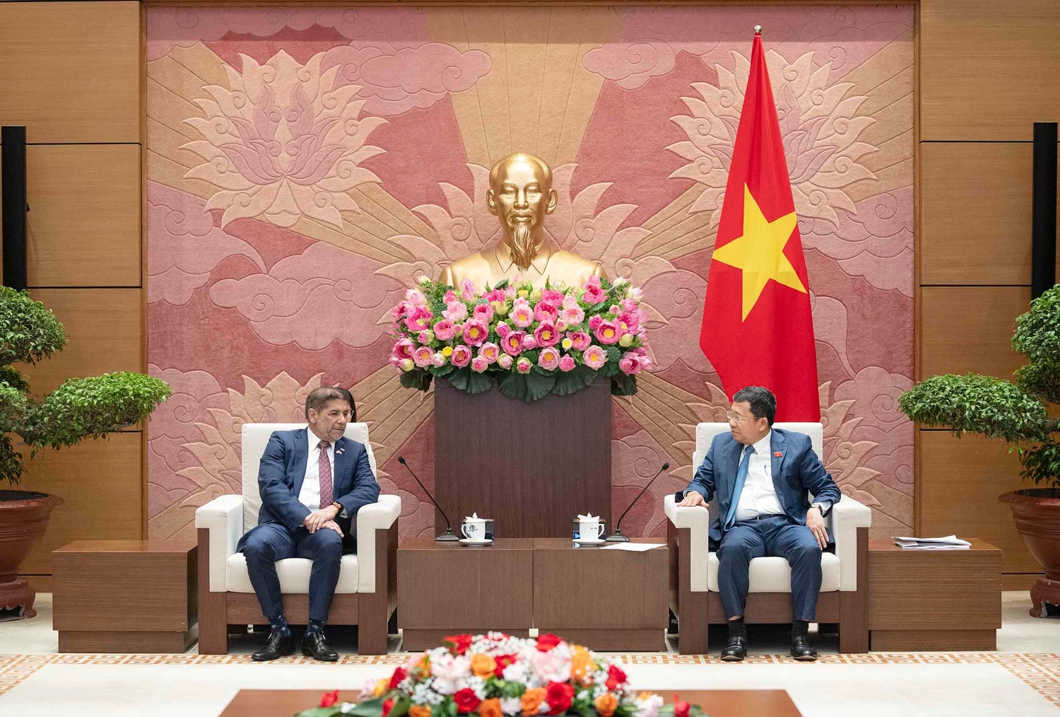 Chủ nhiệm Ủy ban Đối ngoại Vũ Hải Hà tiếp Bộ trưởng Bộ Nông nghiệp Cộng hòa Dominica 