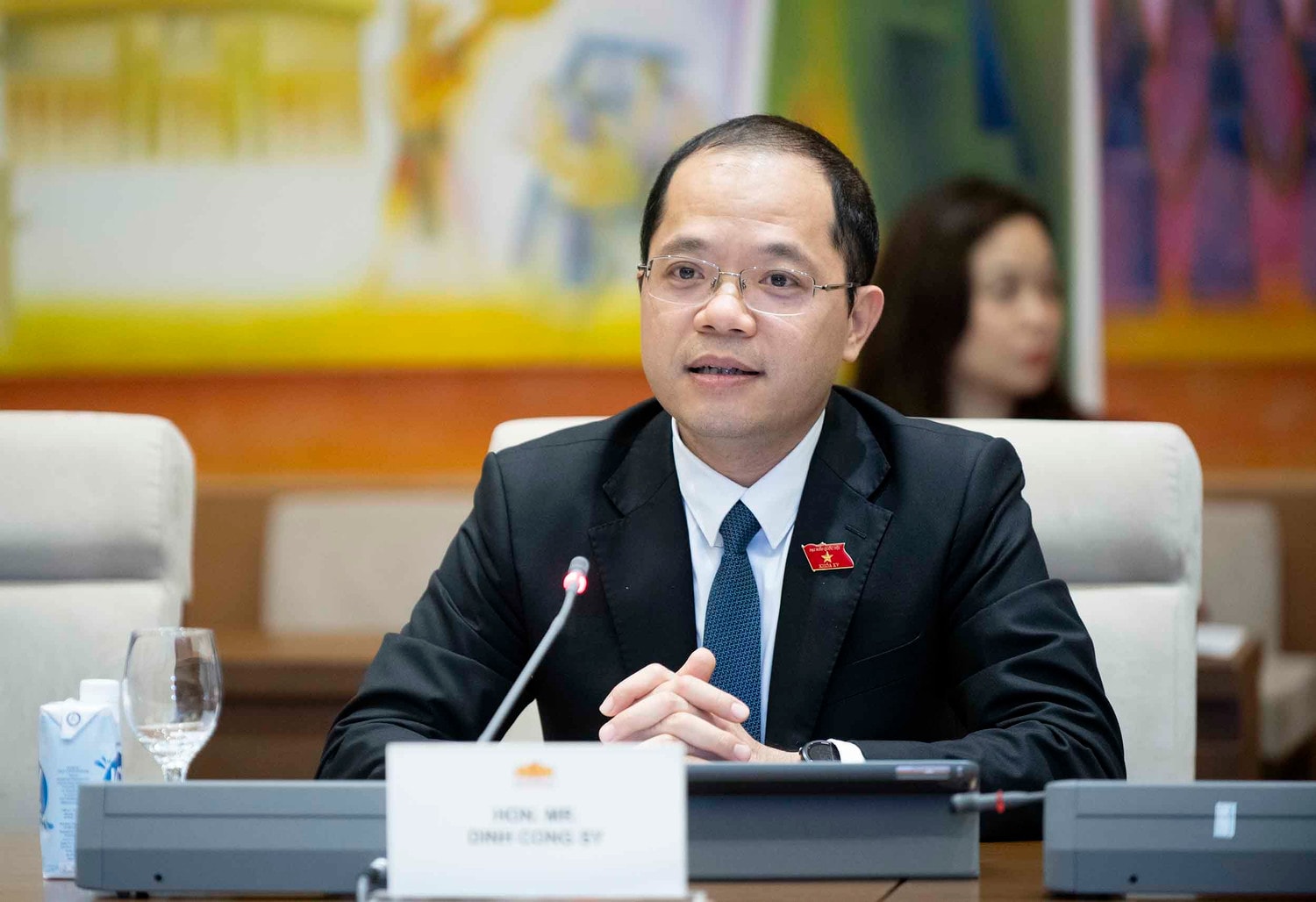 Phó Chủ nhiệm Ủy ban Văn hoá, Giáo dục, Chủ tịch Nhóm Nghị sĩ hữu nghị Việt Nam - Thái Lan Đinh Công Sỹ phát biểu