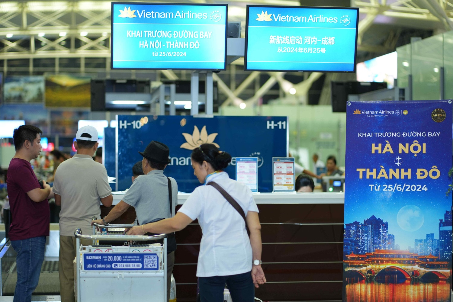 Vietnam Airlines khai trương đường bay thẳng Hà Nội - Thành Đô -0