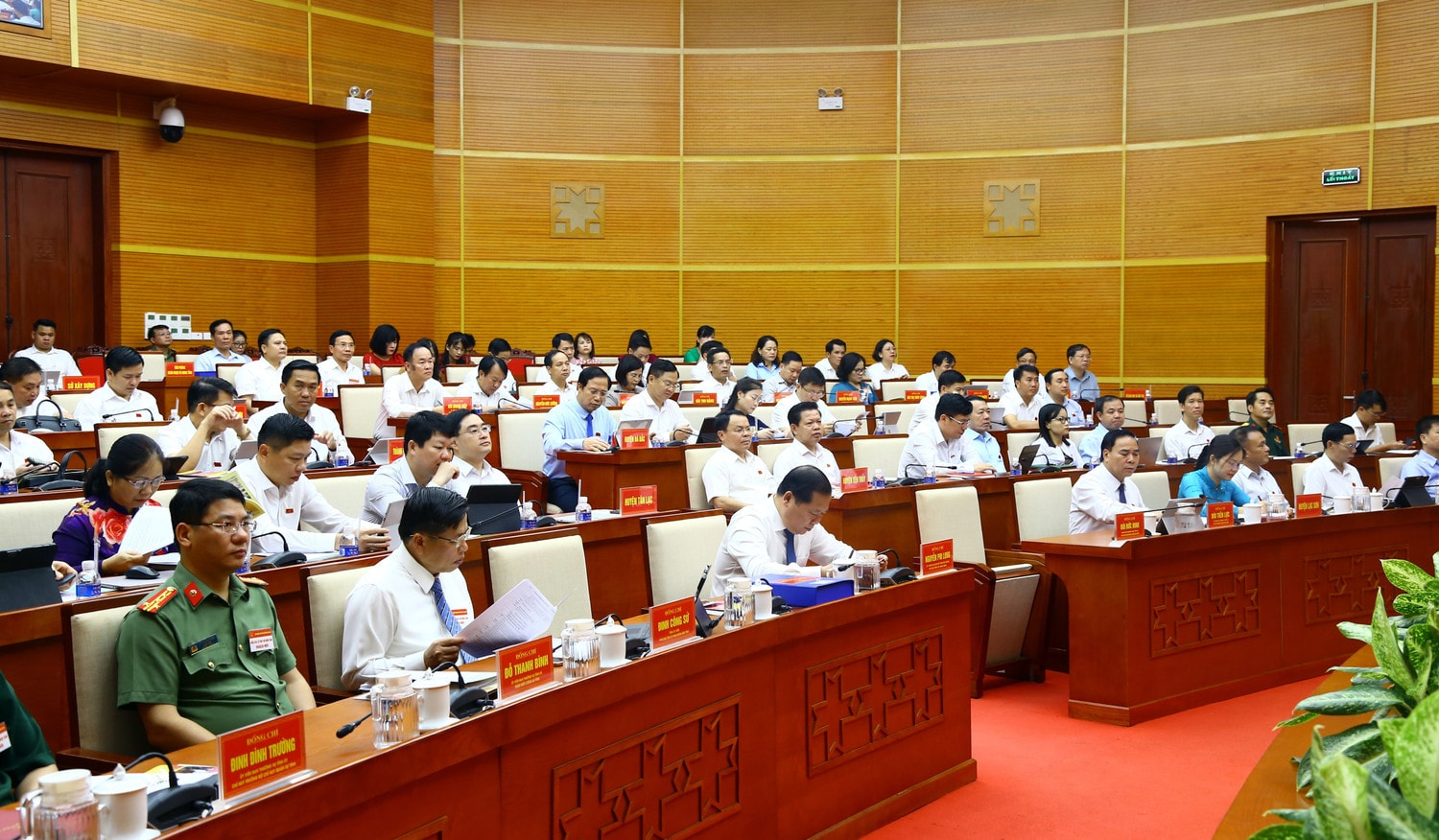 Các đại biểu tham dự kỳ họp. Ảnh T. Tâm Khai mạc Kỳ họp thứ 19, HĐND tỉnh Hòa Bình Khóa XVII -0