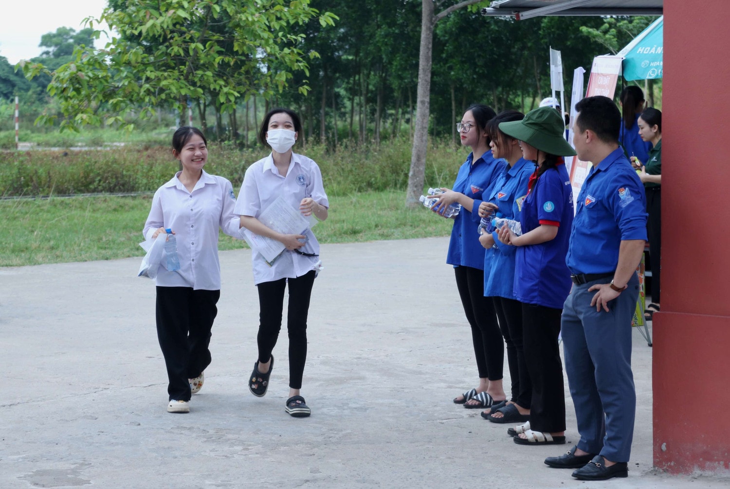 Hà Tĩnh: Thí sinh hồi hộp bước vào môn thi Ngữ Văn ảnh 4 Hà Tĩnh: Thí sinh hồi hộp bước vào môn thi đầu tiên -0