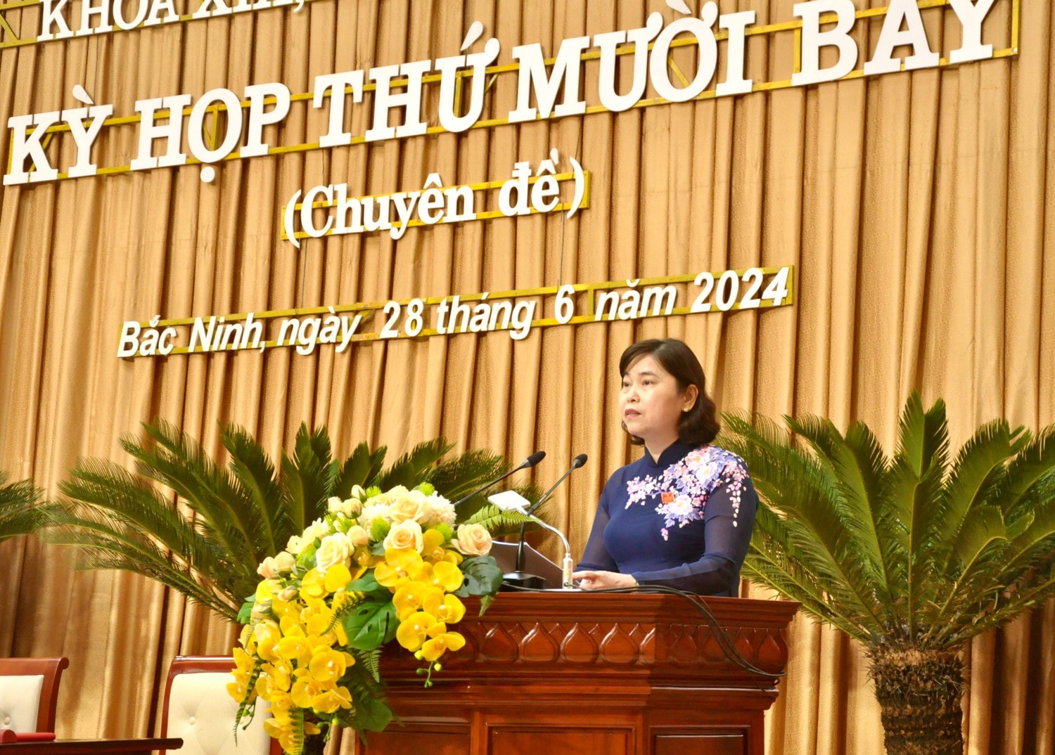 Thông qua 10 Nghị quyết quan trọng -0