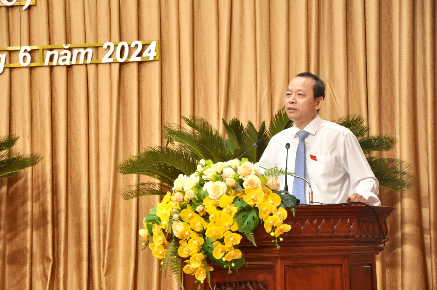 Thông qua 10 Nghị quyết quan trọng -0