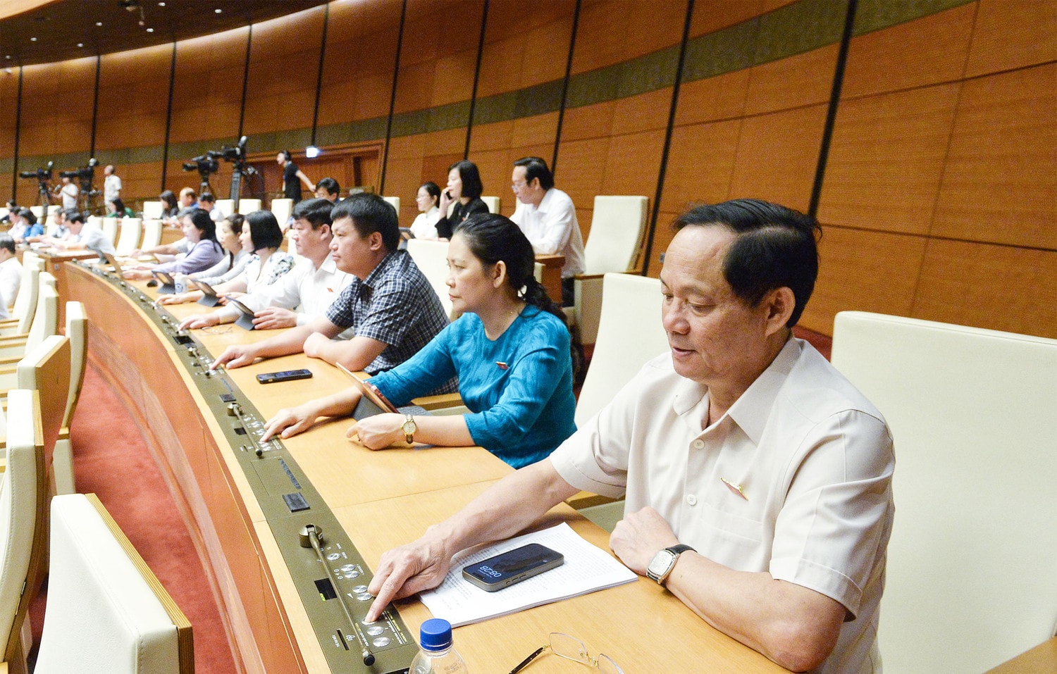 Quốc hội thông qua Nghị quyết của Quốc hội về chủ trương đầu tư Dự án đầu tư xây dựng đường cao tốc Bắc - Nam phía Tây -0
