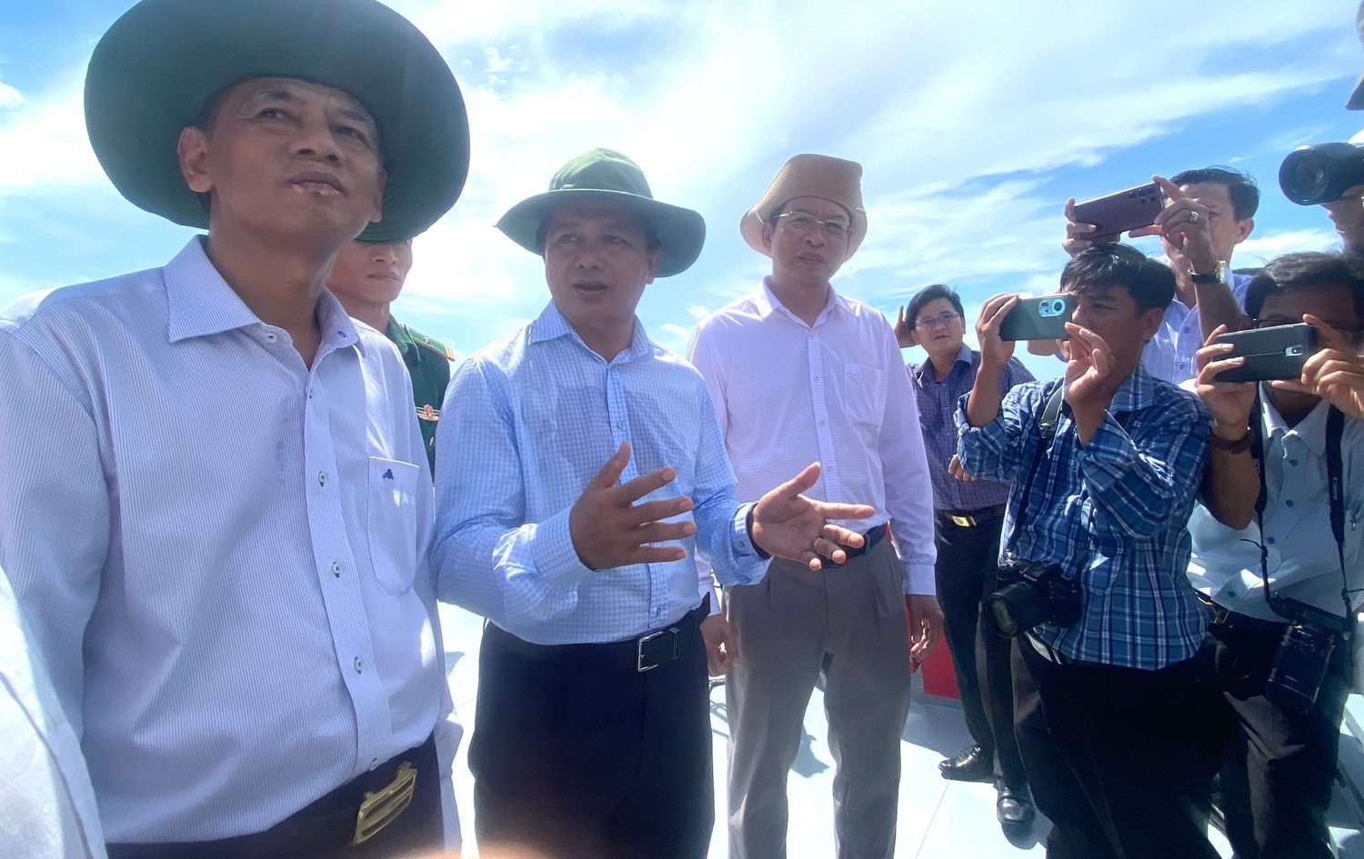 Sóc Trăng: Khởi công Khai thác mỏ cát biển làm đường cao tốc -0