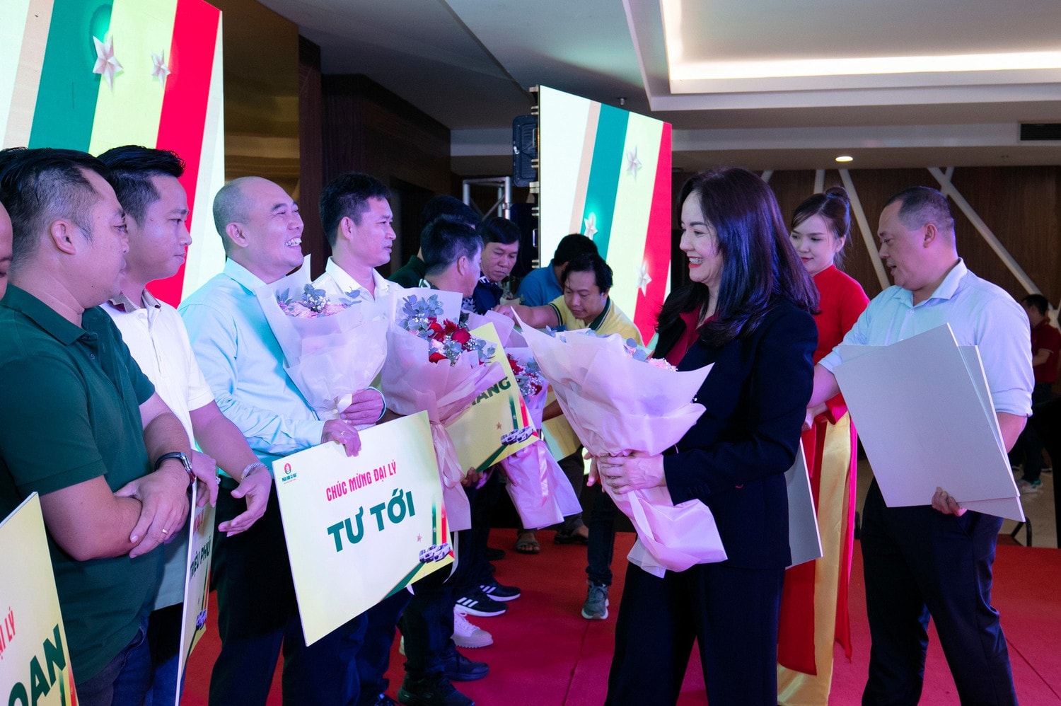 PVCFC trao hàng chục xe ô tô cho khách hàng -0