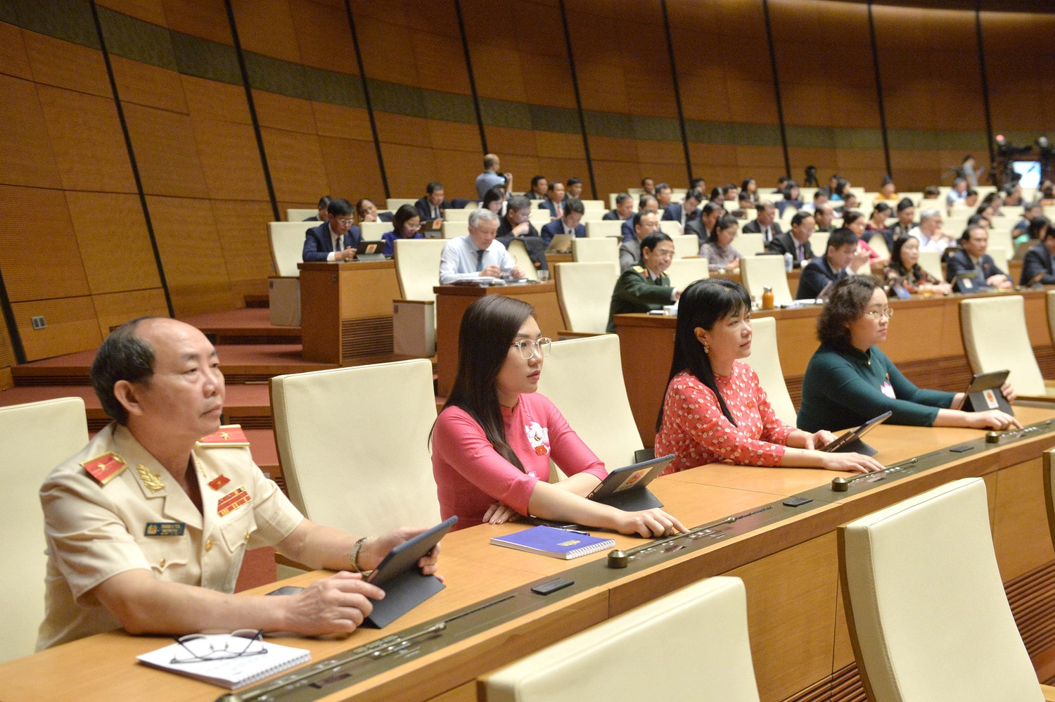 Hoàn thành khối lượng công việc lớn, đáp ứng yêu cầu thực tiễn và mong muốn, kỳ vọng của cử tri và Nhân dân -0