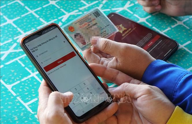 Kiểm tra thông tin qua VNeID có giá trị như kiểm tra trực tiếp giấy tờ- Ảnh 1.
