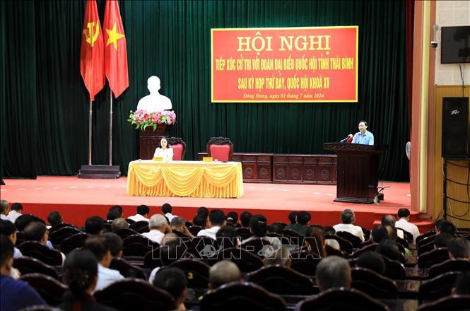Toàn cảnh cuộc tiếp xúc cử tri Ảnh: Thế Duyệt