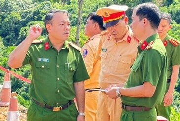 Đắk Nông: Chủ tịch UBND Hồ Văn Mười thăm hỏi nạn nhân sau tai nạn giao thông ở đèo Cùi Chỏ -0