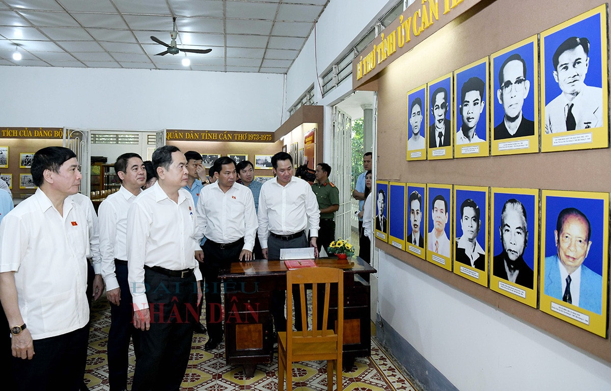 Chủ tịch Quốc hội Trần Thanh Mẫn thăm các “địa chỉ đỏ” cách mạng tỉnh Hậu Giang -0