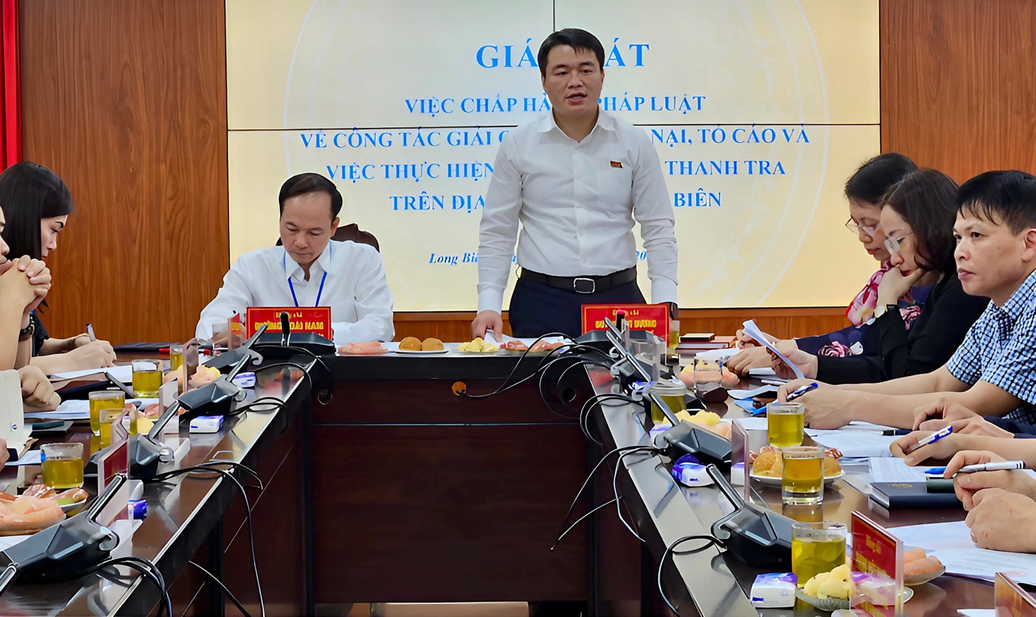  Ban Pháp chế HĐND thành phố giám sát việc chấp hành pháp luật về công tác giải quyết khiếu nại, tố cáo và việc thực hiện các kết luận thanh tra tại quận Long Biên (ảnh: P.Long)