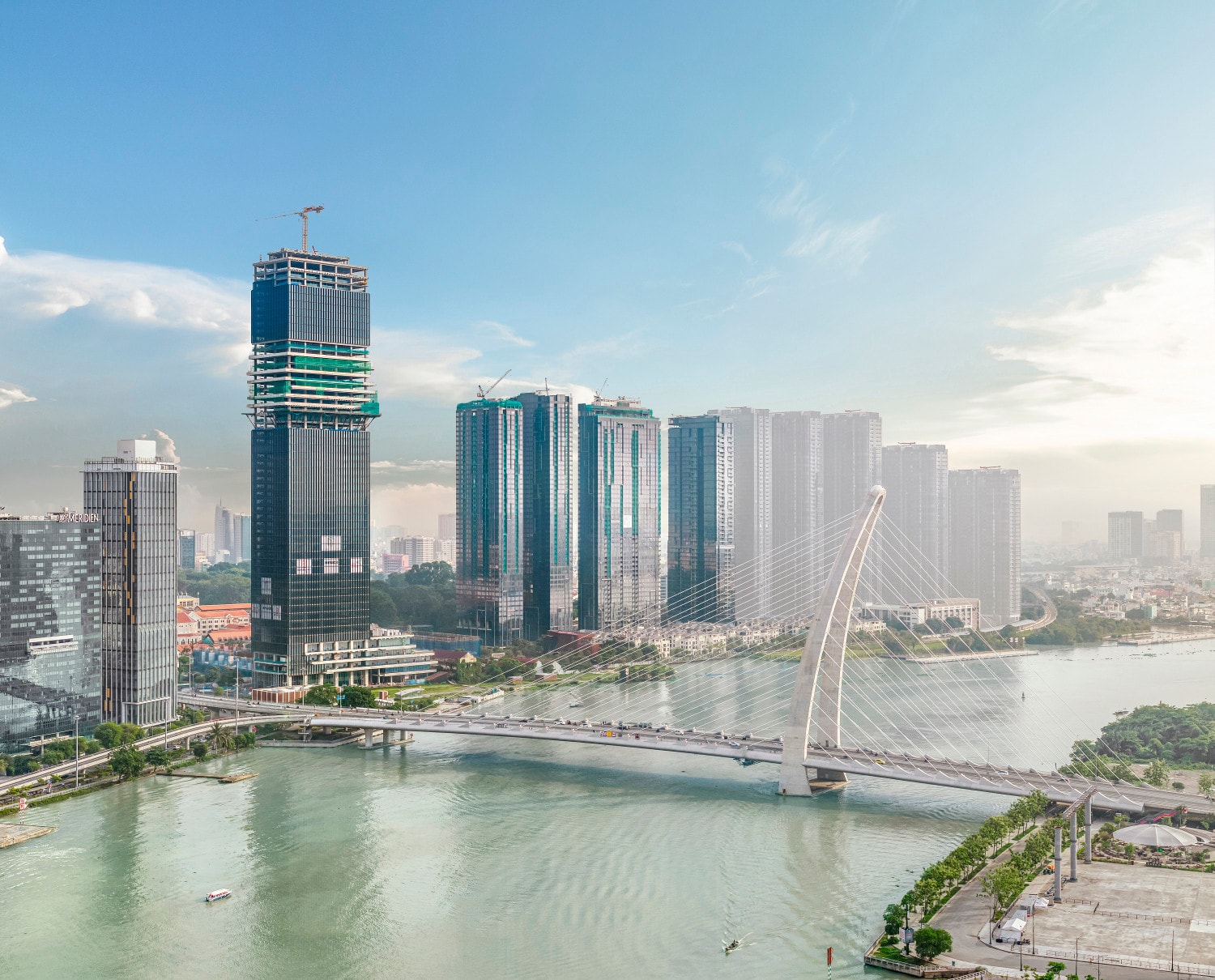 Masterise Homes bàn giao sổ hồng của các căn hộ Hàng hiệu Marriott đầu tiên tại Tòa Lake, Grand Marina, Saigon -0