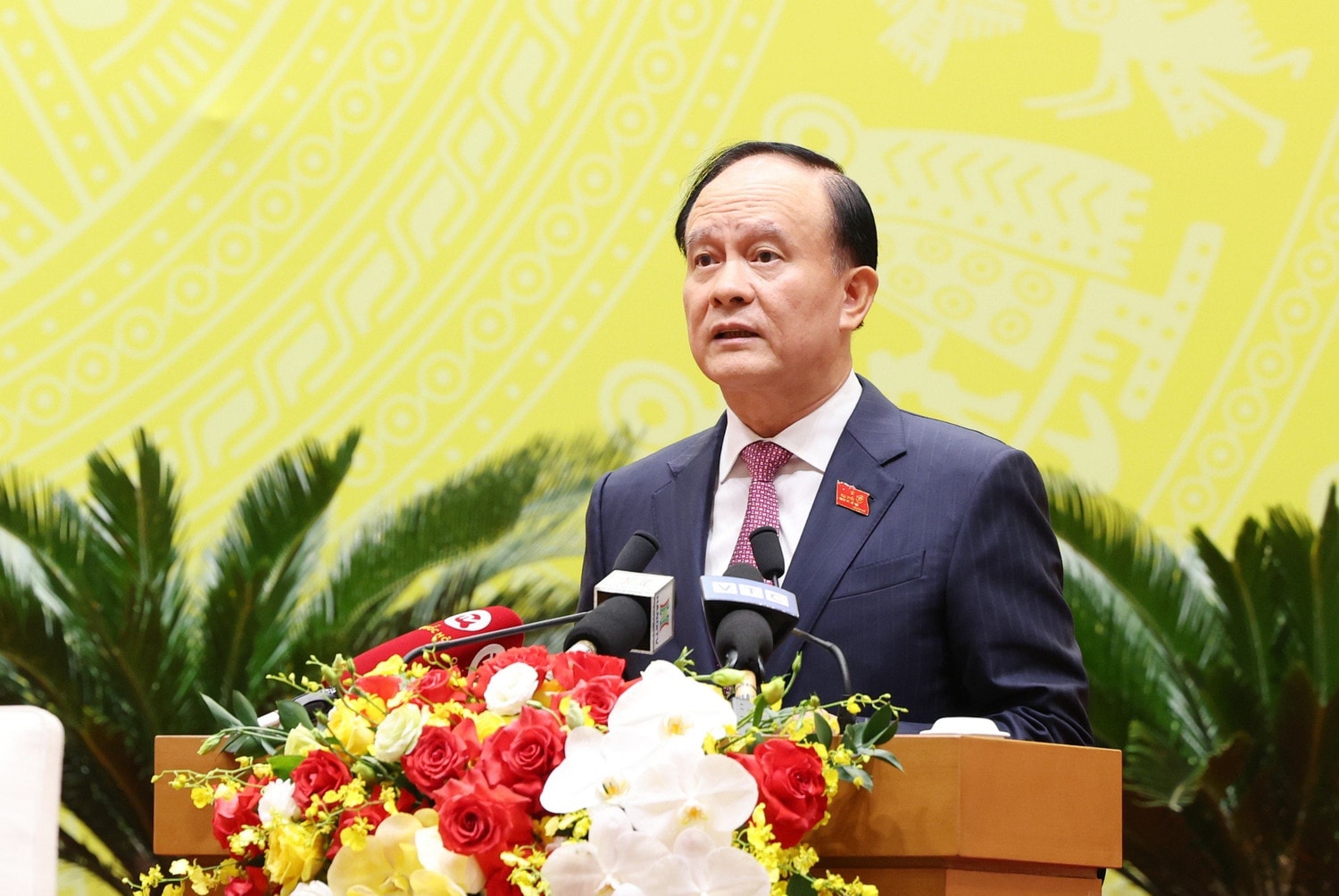 Chủ tịch HĐND thành phố Hà Nội Nguyễn Ngọc Tuấn phát biểu khai mạc kỳ họp (ảnh: P.Long)