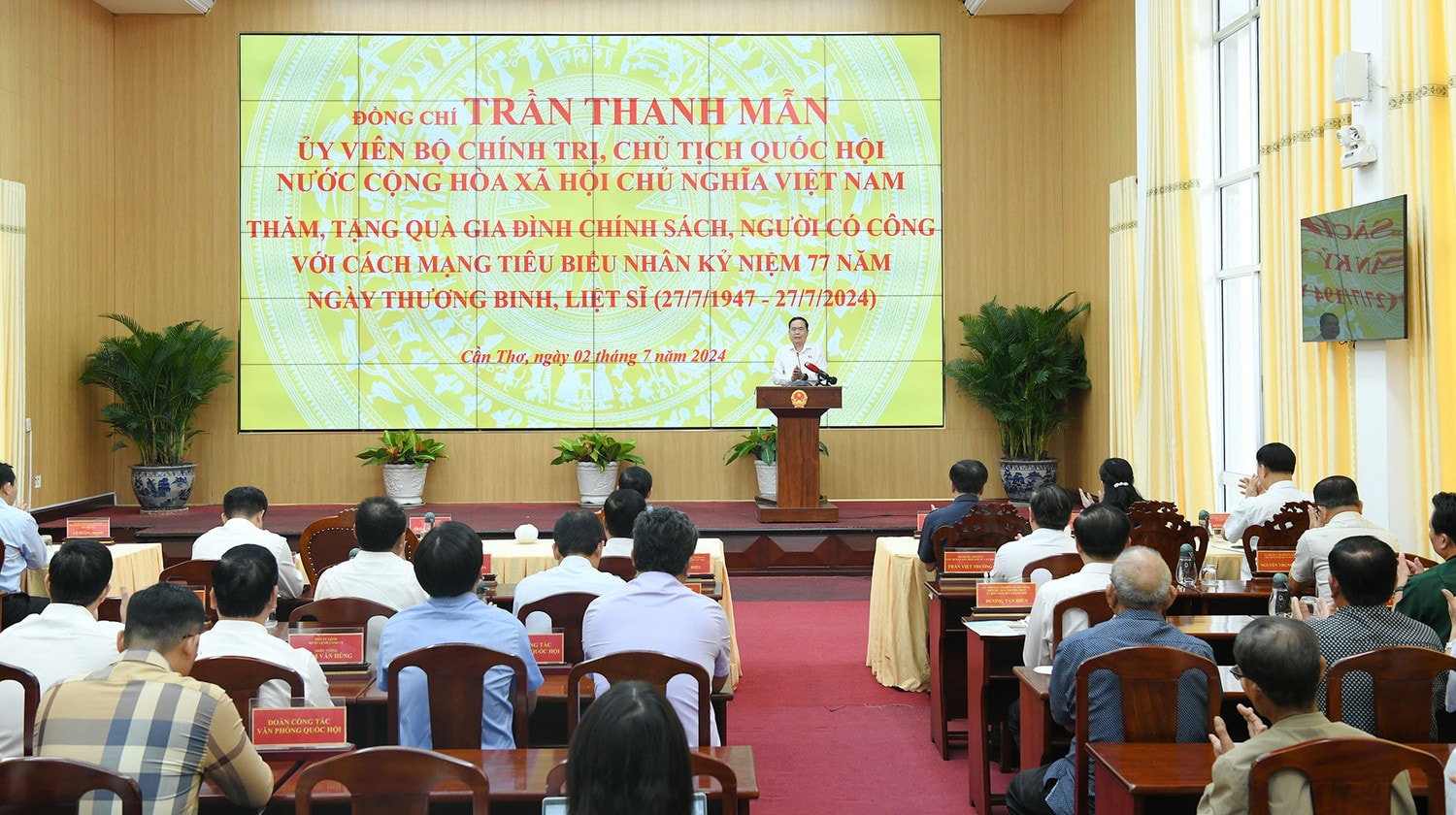 Chủ tịch Quốc hội Trần Thanh Mẫn thăm, tặng quà tri ân người có công thành phố Cần Thơ -0