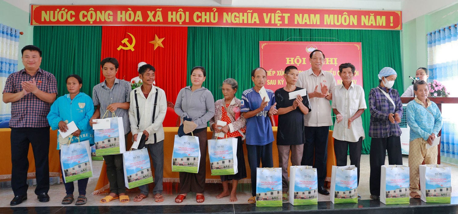 Phó Chủ tịch Quốc hội, Thượng tướng Trần Quang Phương tiếp xúc cử tri tại xã Sơn Mùa, huyện Sơn Tây, Quảng Ngãi -0