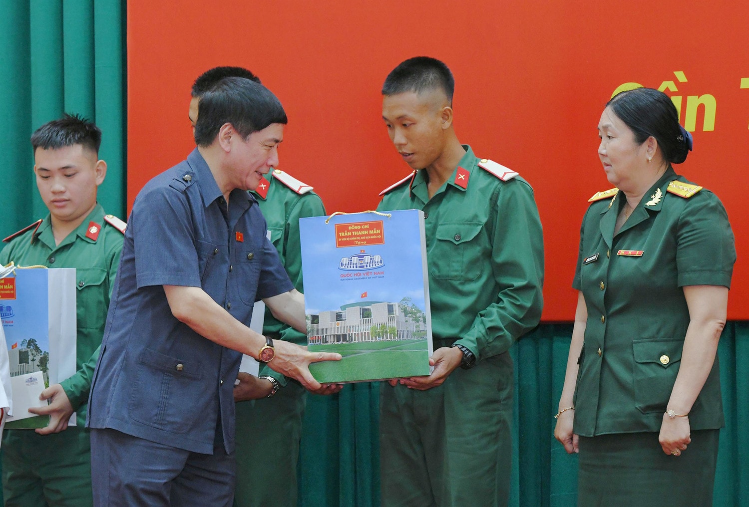 Chủ tịch Quốc hội Trần Thanh Mẫn thăm và làm việc với Đảng ủy - Bộ Tư lệnh Quân khu 9 -0