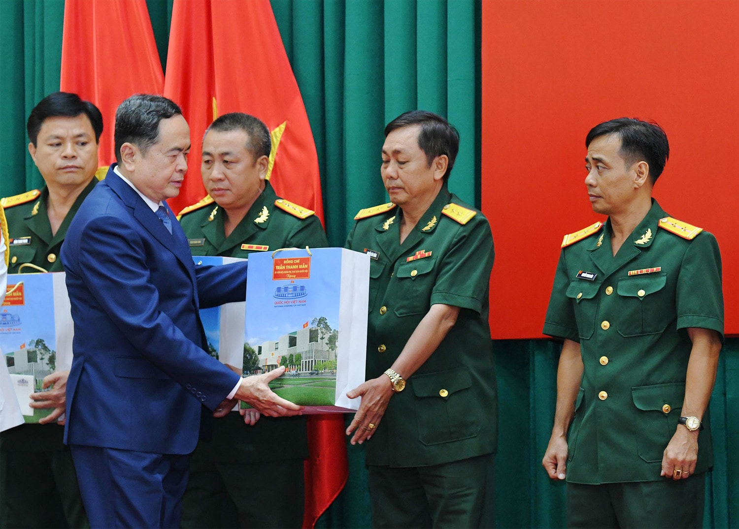 Chủ tịch Quốc hội Trần Thanh Mẫn thăm và làm việc với Đảng ủy - Bộ Tư lệnh Quân khu 9 -0
