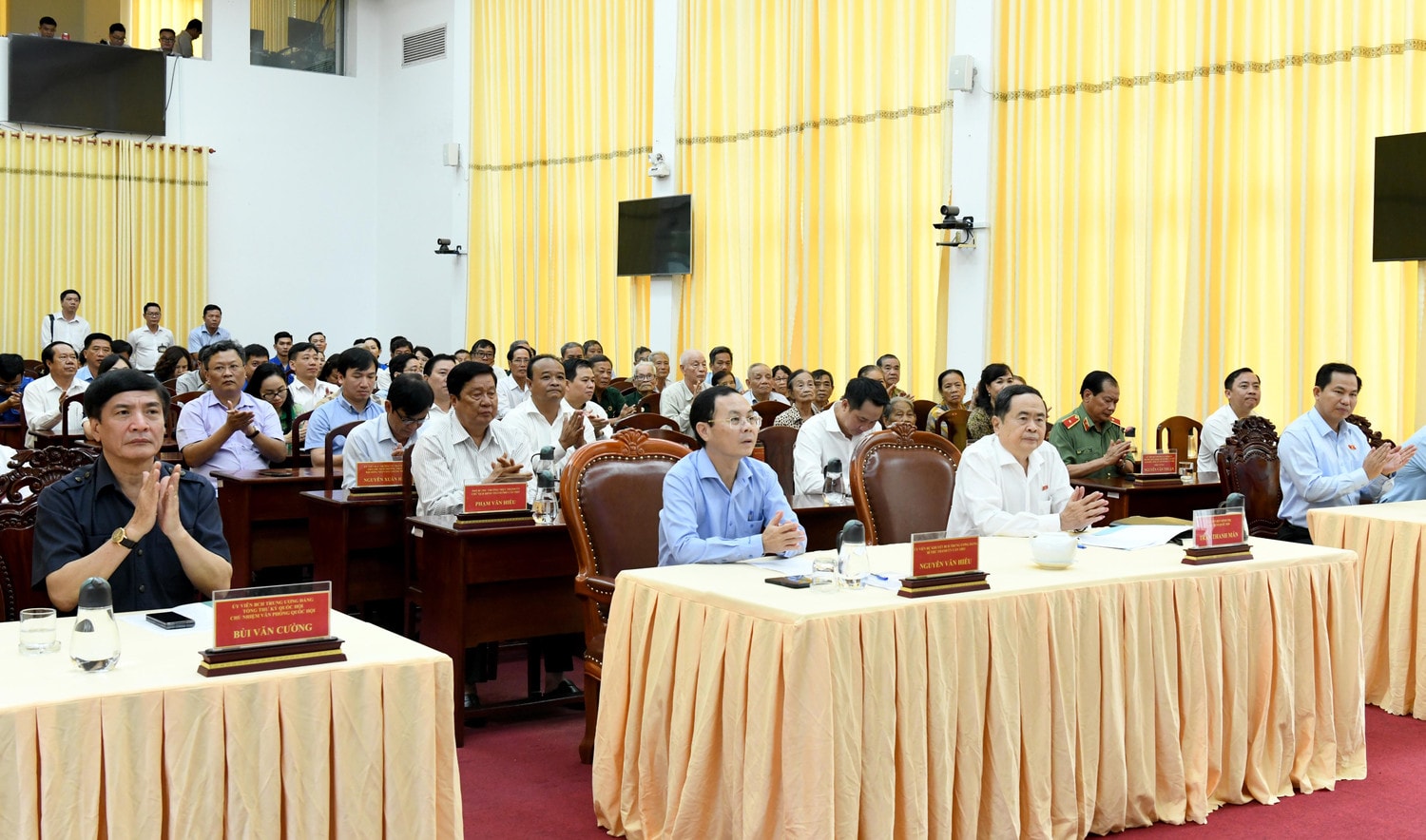 Chủ tịch Quốc hội Trần Thanh Mẫn thăm, tặng quà tri ân người có công thành phố Cần Thơ ảnh 1 Chủ tịch Quốc hội Trần Thanh Mẫn thăm, tặng quà tri ân người có công thành phố Cần Thơ -0