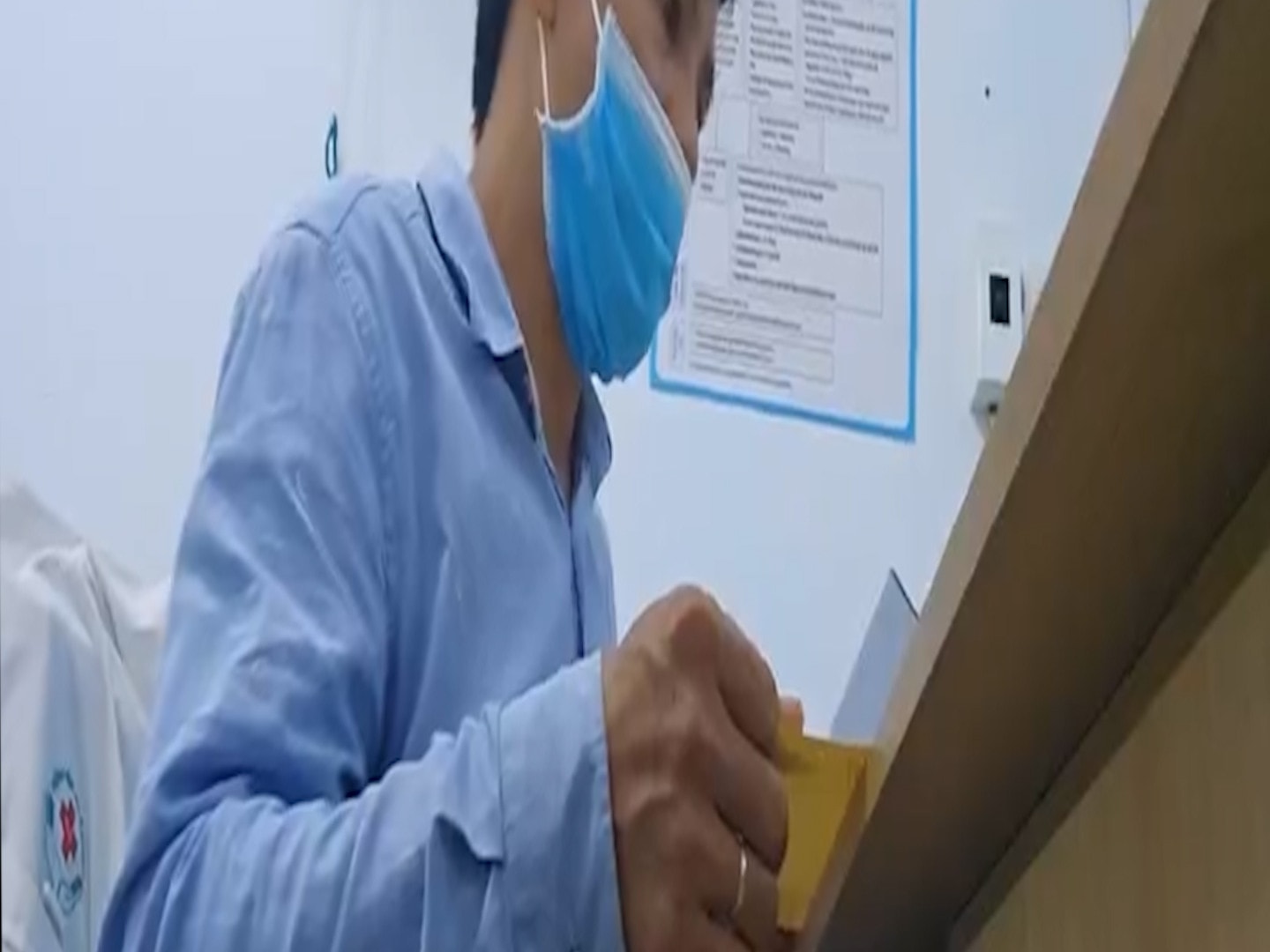 Đường đi hoàn chỉnh của một tờ giấy khám sức khoẻ “khám như không khám” -0