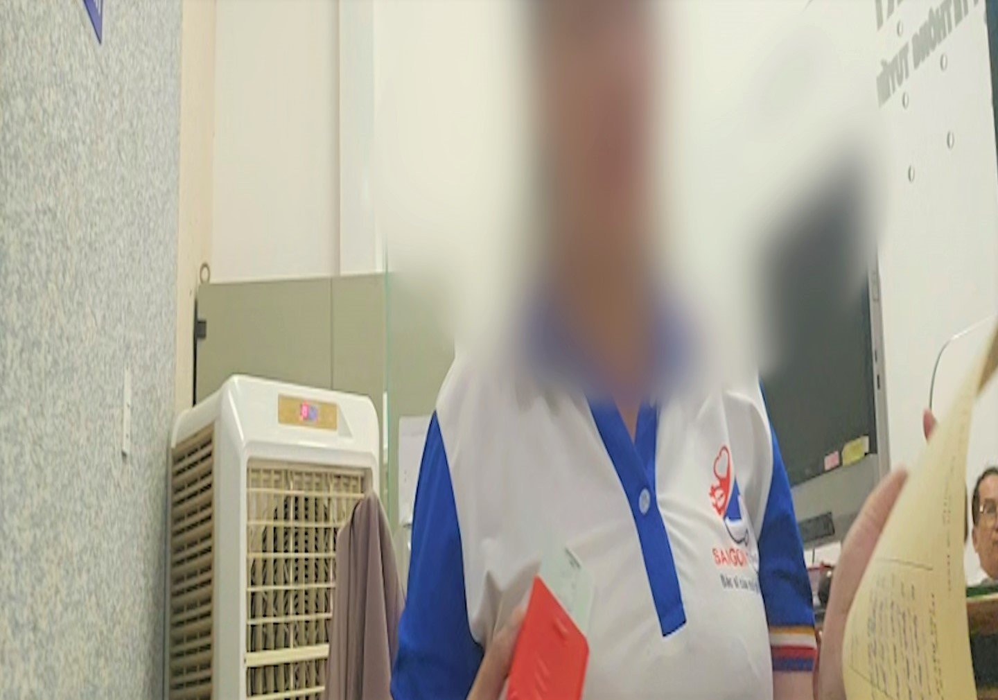 Đường đi hoàn chỉnh của một tờ giấy khám sức khoẻ “khám như không khám” -0
