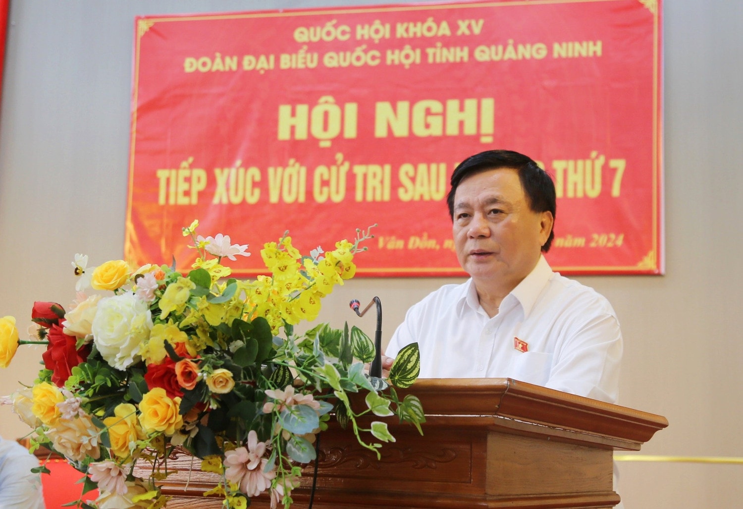 Giám đốc Học viện Chính trị quốc gia Hồ Chí Minh, Chủ tịch Hội đồng lý luận Trung ương Nguyễn Xuân Thắng tiếp xúc cử tri huyện Vân Đồn, Quảng Ninh