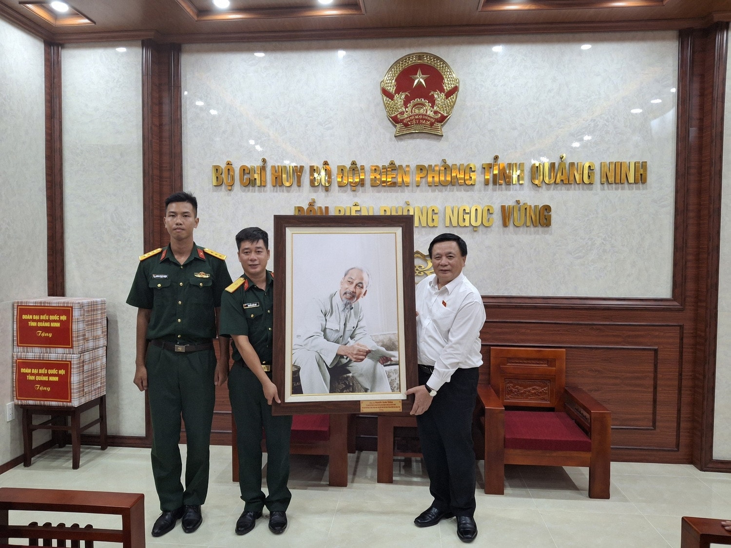 Giám đốc Học viện Chính trị quốc gia Hồ Chí Minh, Chủ tịch Hội đồng lý luận Trung ương Nguyễn Xuân Thắng tiếp xúc cử tri huyện Vân Đồn, Quảng Ninh - 0
