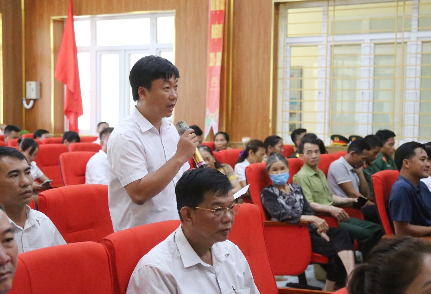 Giám đốc Học viện Chính trị quốc gia Hồ Chí Minh, Chủ tịch Hội đồng lý luận Trung ương Nguyễn Xuân Thắng tiếp xúc cử tri huyện Vân Đồn, Quảng Ninh -1