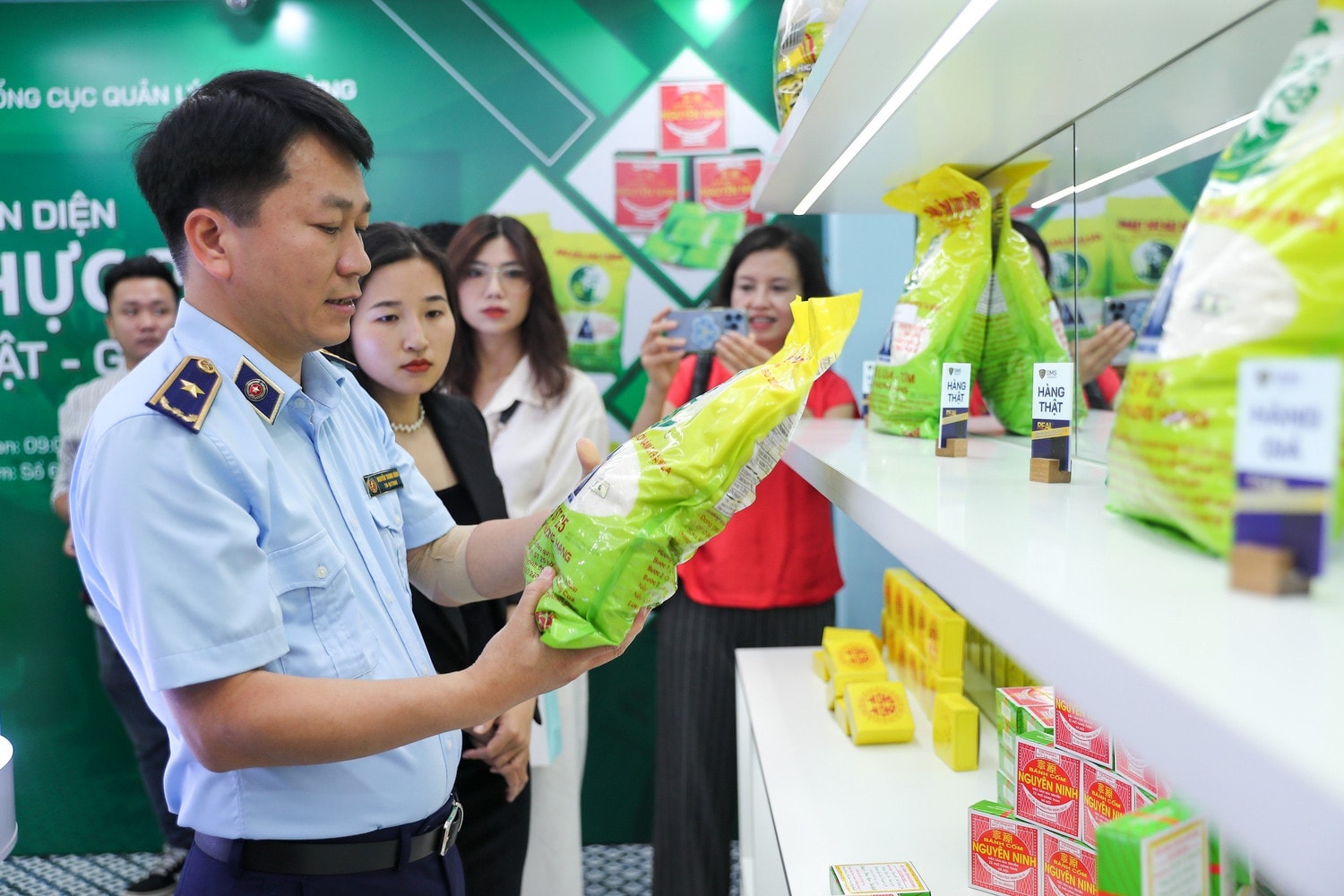 Mở cửa Phòng trưng bày “Nhận diện thực phẩm thật - giả” -0