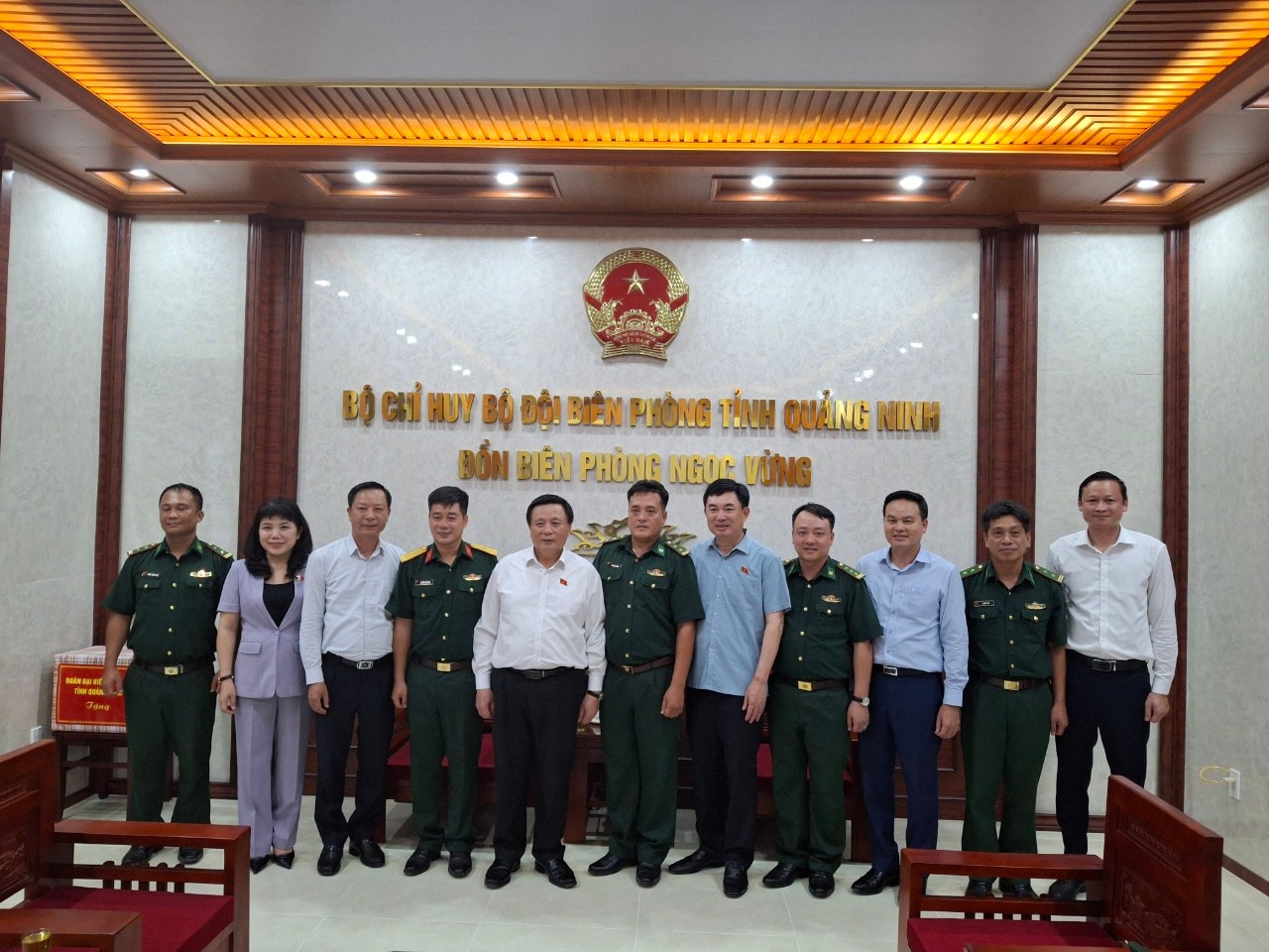 Giám đốc Học viện Chính trị quốc gia Hồ Chí Minh, Chủ tịch Hội đồng lý luận Trung ương Nguyễn Xuân Thắng tiếp xúc cử tri huyện Vân Đồn, Quảng Ninh