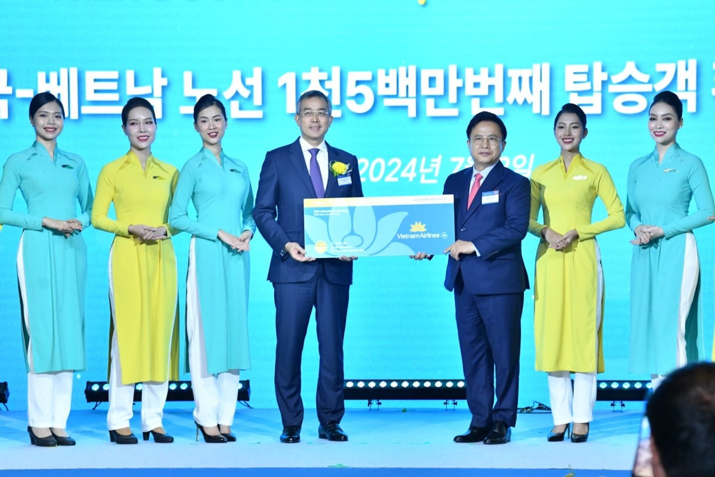 Vietnam Airlines ghi dấu cột mốc 30 năm đường bay Việt Nam - Hàn Quốc -0