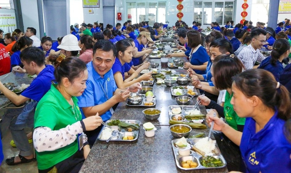 Triển khai “Bữa cơm Công đoàn” năm 2024 đồng loạt trên cả nước -0
