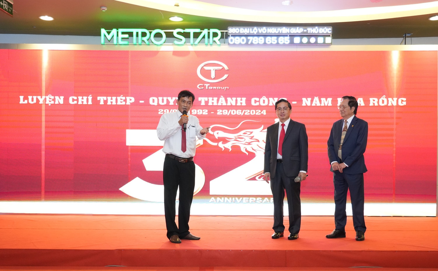 Anh Tân Thuận - nguyên Giám đốc Xí nghiệp lưới xơ dừa Bến Tre bồi hồi ôn lại những ngày tháng hào hùng của những năm 90. Là một Tập đoàn kín tiếng, ít người biết về Tập đoàn lâu đời này, càng ít người biết về các hoạt động quốc tế của CT Group… -0