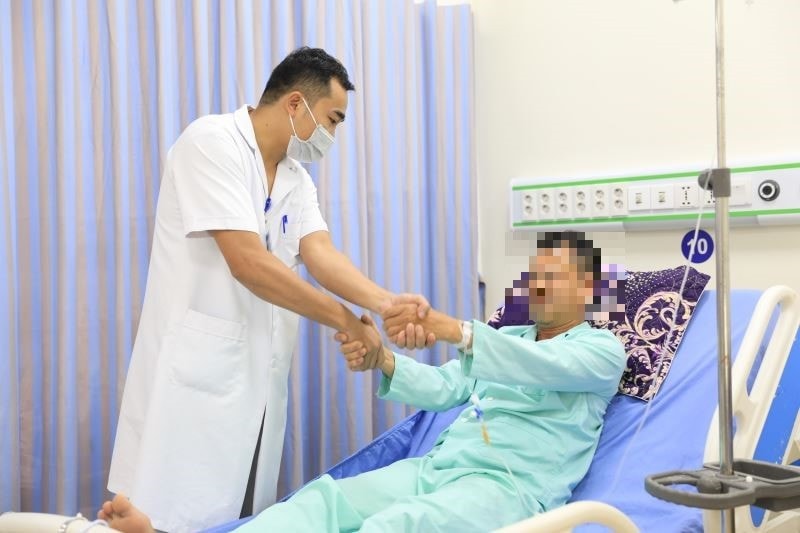 Nguy cơ đột quỵ cao trong thời tiết nắng nóng cực đoan, bác sĩ cảnh báo -0