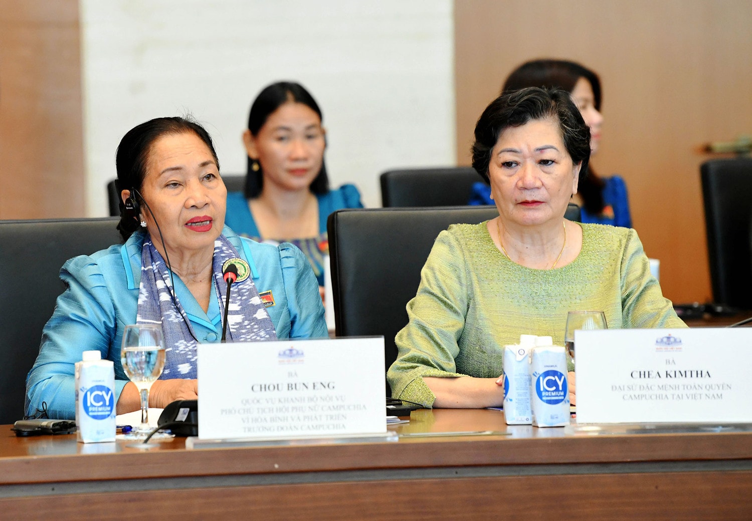 Chủ tịch Quốc hội Trần Thanh Mẫn tiếp Đoàn đại biểu Hội Phụ nữ Campuchia và Lào