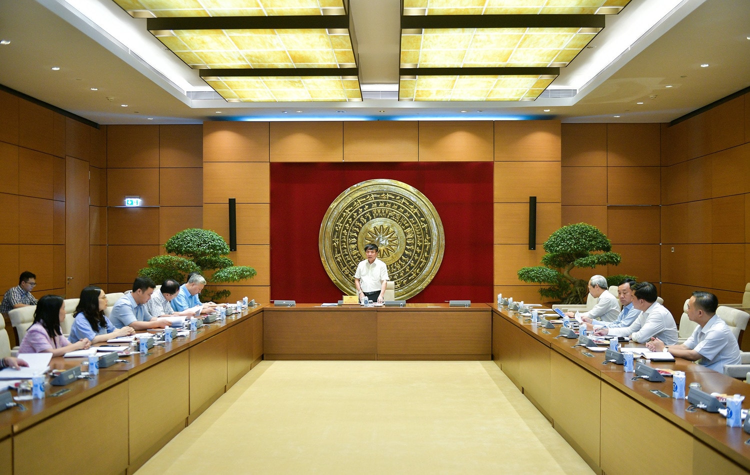 Quang cảnh cuộc họp