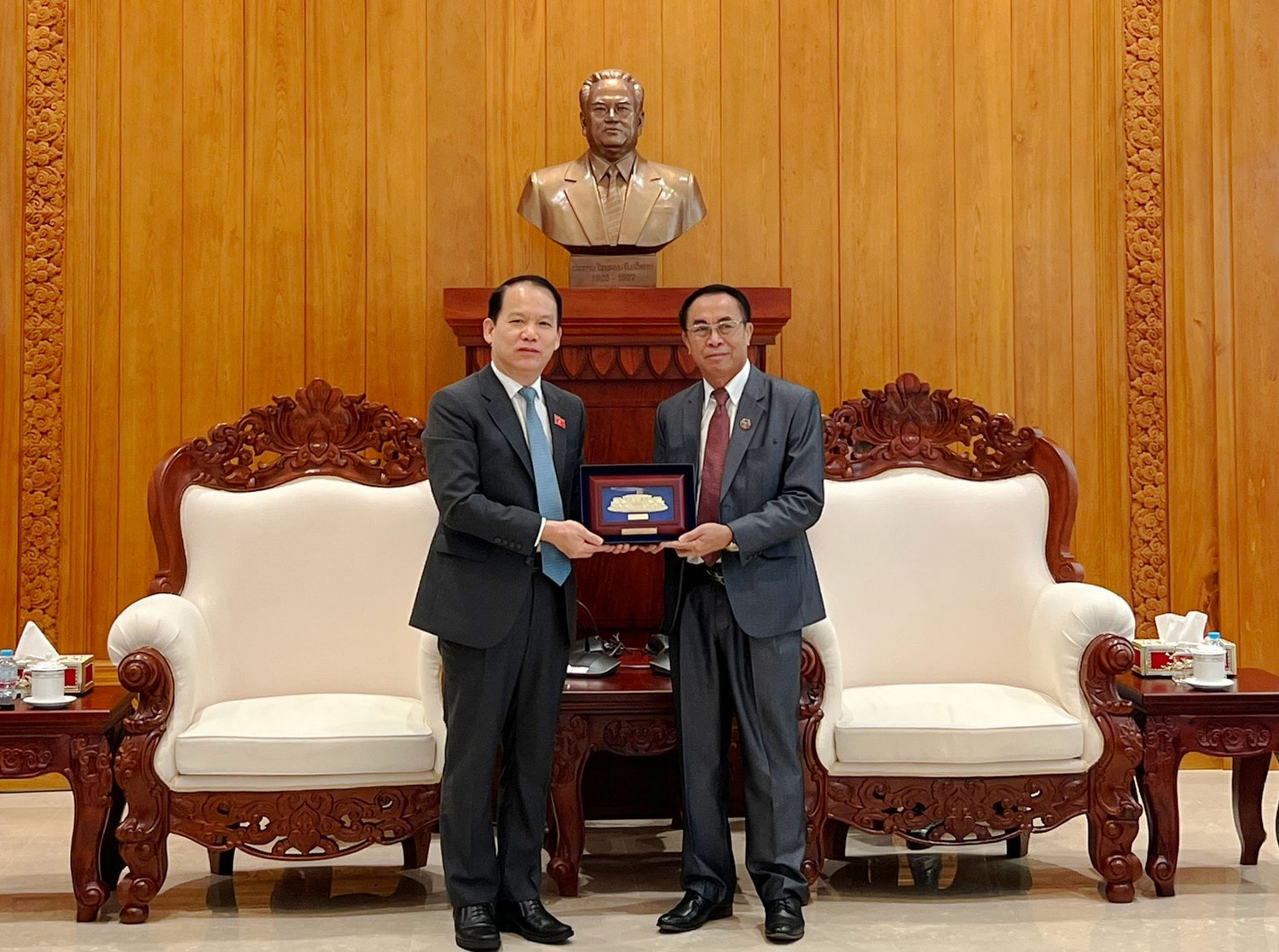 Chủ nhiệm Ủy ban Pháp luật Hoàng Thanh Tùng hội kiến Chủ nhiệm Ủy ban Pháp luật của Quốc hội Lào -0