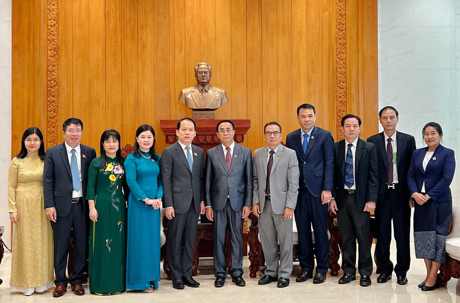 Chủ nhiệm Ủy ban Pháp luật Hoàng Thanh Tùng hội kiến Chủ nhiệm Ủy ban Pháp luật của Quốc hội Lào -0